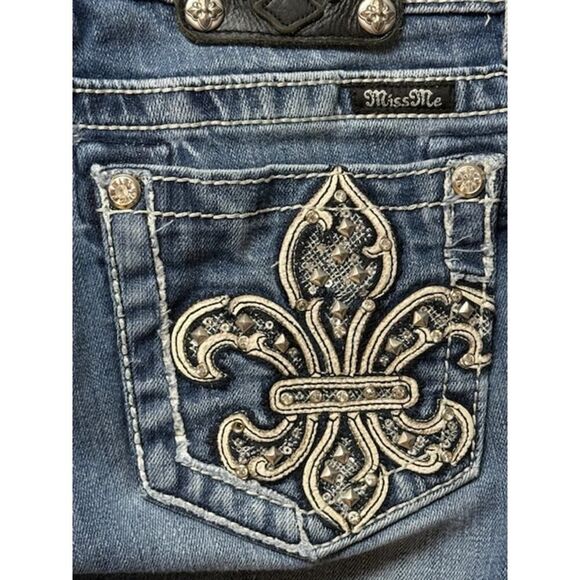 Miss Me Distressed Blue Jeans Size 27 Boot Cut Inseam 32 - Picture 7 of 7